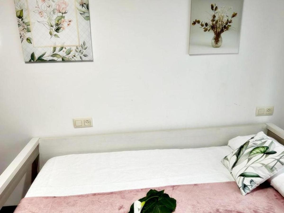 Holibai, Amiguinos, Amplia Vivienda Con Parking Al Lado De La Playa Baiona Exterior foto
